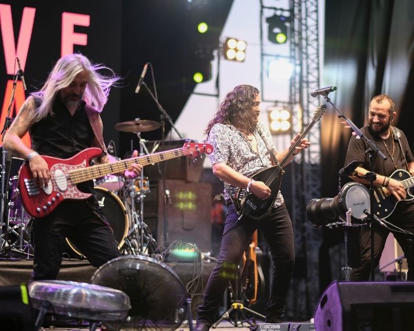 'Akdeniz Gençlik Festivali'nde eğleniyor