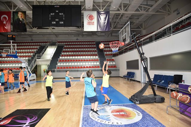 ADANA'DA GELECEĞİN BASKETBOLCULARI SEÇİLİYOR