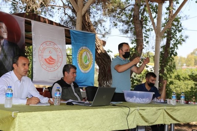 Adana'da 65 geçici işçi için kura çekimi yapıldı