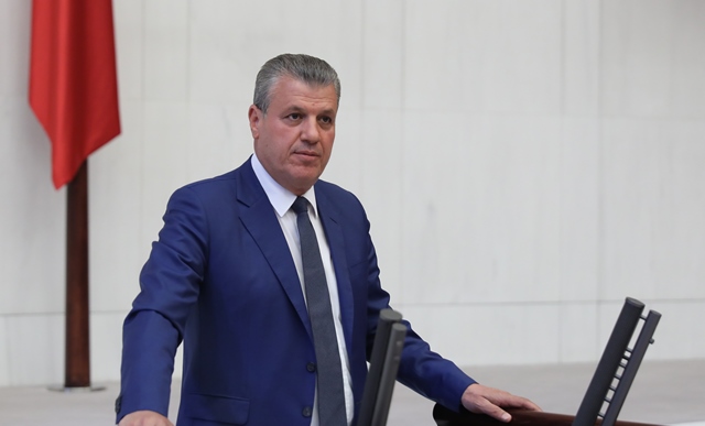 BARUT: "MUHTARLARI POSTACI YAPTILAR"