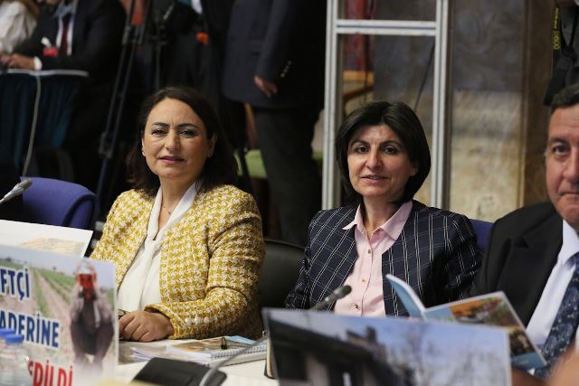 “LÜKS TEKNELERE AKARYAKIT İNDİRİMİ VAR, ÇİFTÇİYE, BALIKÇIYA YOK!”
