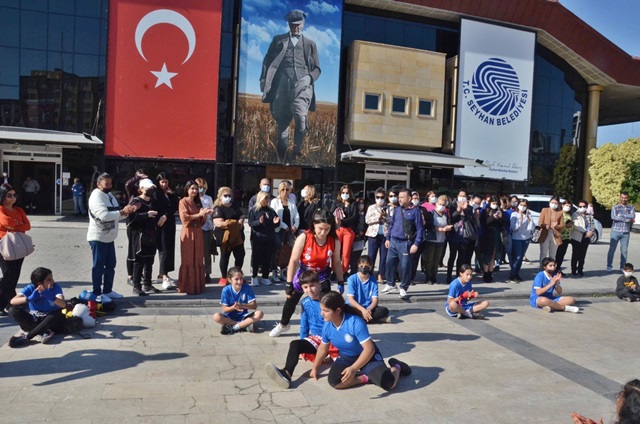 "BAŞAK CENGİZ CİNAYETİNE" DİKKAT ÇEKTİLER