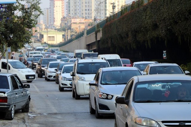 ADANA’DA EKİM SONU İTİBARİYLE TRAFİĞE KAYITLI ARAÇ SAYISI 708 BİN 956 OLDU
