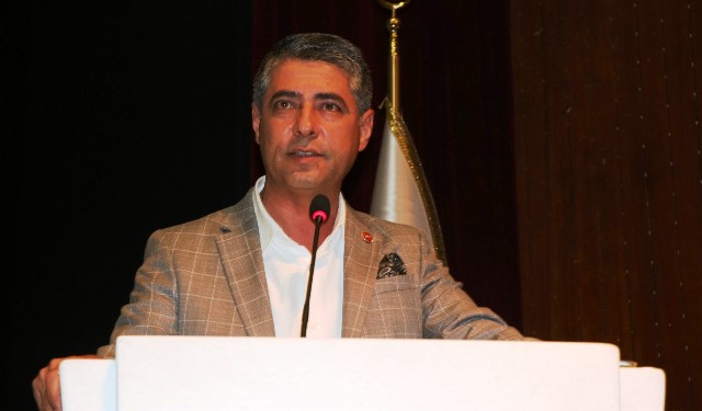 Uçar: "Belediyeyi yönetmek için dahi olmanıza gerek yok"