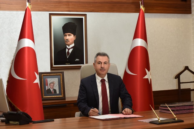 VALİ ELBAN: 2022 SAĞLIKLI HUZURLU VE REFAH BİR YIL OSUN