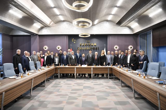 ÇALIŞANLARINDAN BAŞKAN ULUDAĞ'A SÜRPRİZ