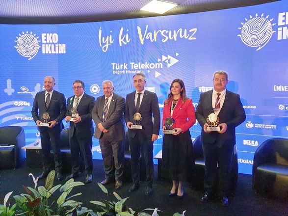 EKO İKLİM ZİRVESİ'NDE YEŞİL DÖNÜŞÜMÜN ÖNEMİNİ