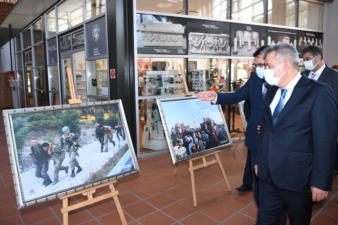 ADANA'DA "15 TEMMUZ" KONULU FOTOĞRAF SERGİSİ AÇILDI
