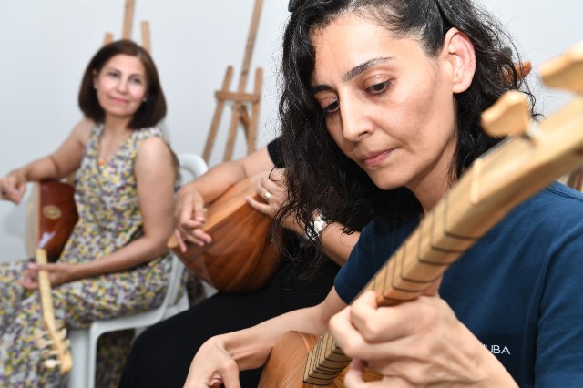 ÇUKUROVA'DA BAĞLAMA KURSUNA YOĞUN İLGİ