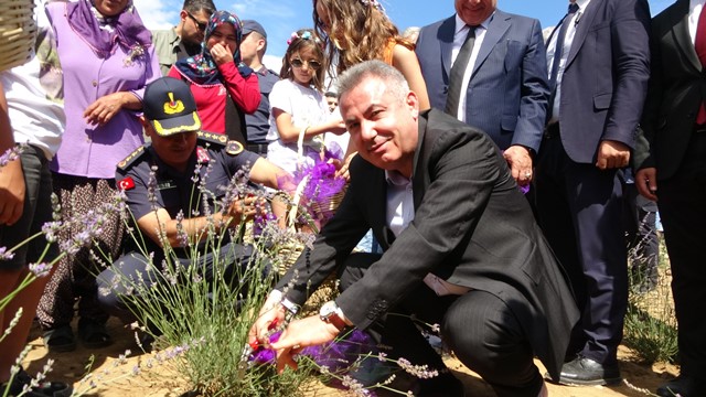 Adana’da Tapan 1. Turizm ve Lavanta Festivali kadınların başarısı damga vurdu