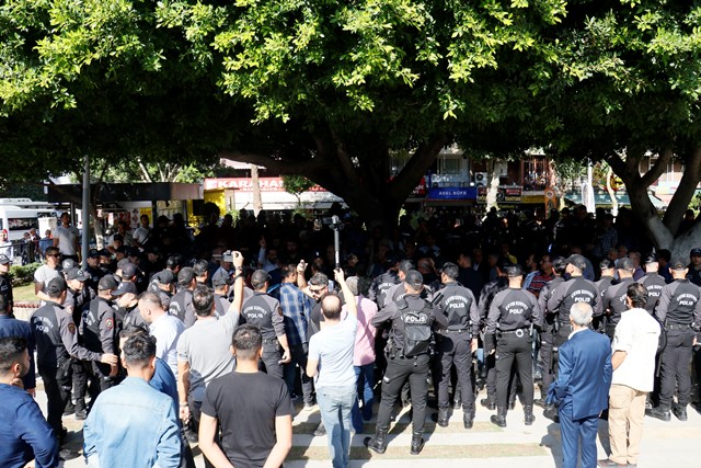 İzinsiz basın açıklaması yapmak isteyen HDP’lilere izin verilmedi