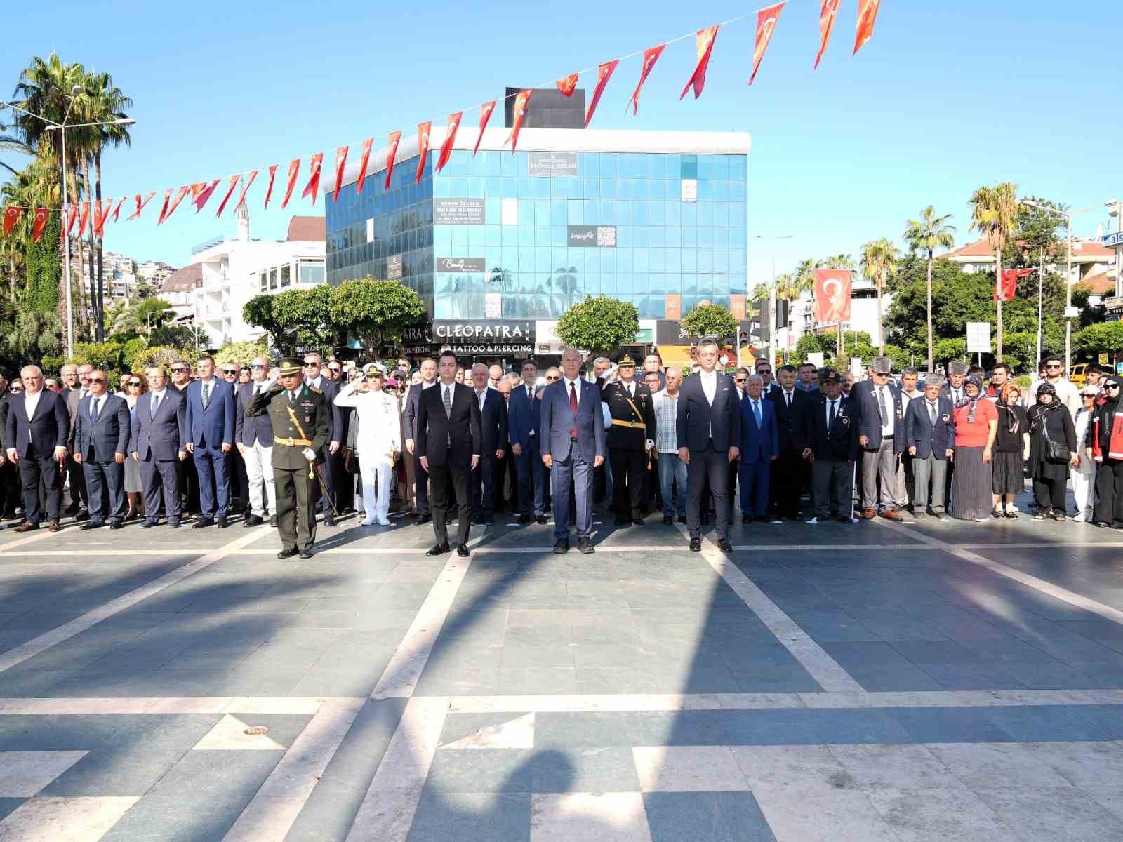30 AĞUSTOS ZAFER BAYRAMI’NIN 104. YIL DÖNÜMÜ VE TÜRK SİLAHLI KUVVETLERİ GÜNÜ, TÜM YURTTA OLDUĞU GİBİ ALANYA’DA DA DÜZENLENEN RESMİ TÖRENLE KUTLANDI.