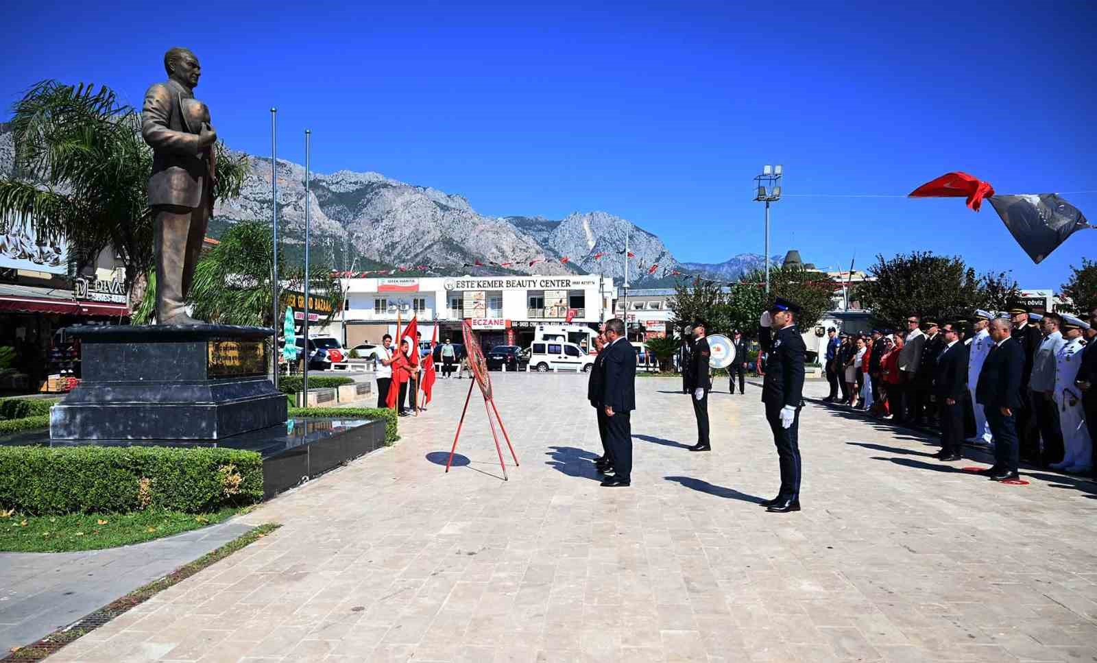Kemer’de Zafer Bayramı’nın 104’üncü yıl dönümü kutlandı
