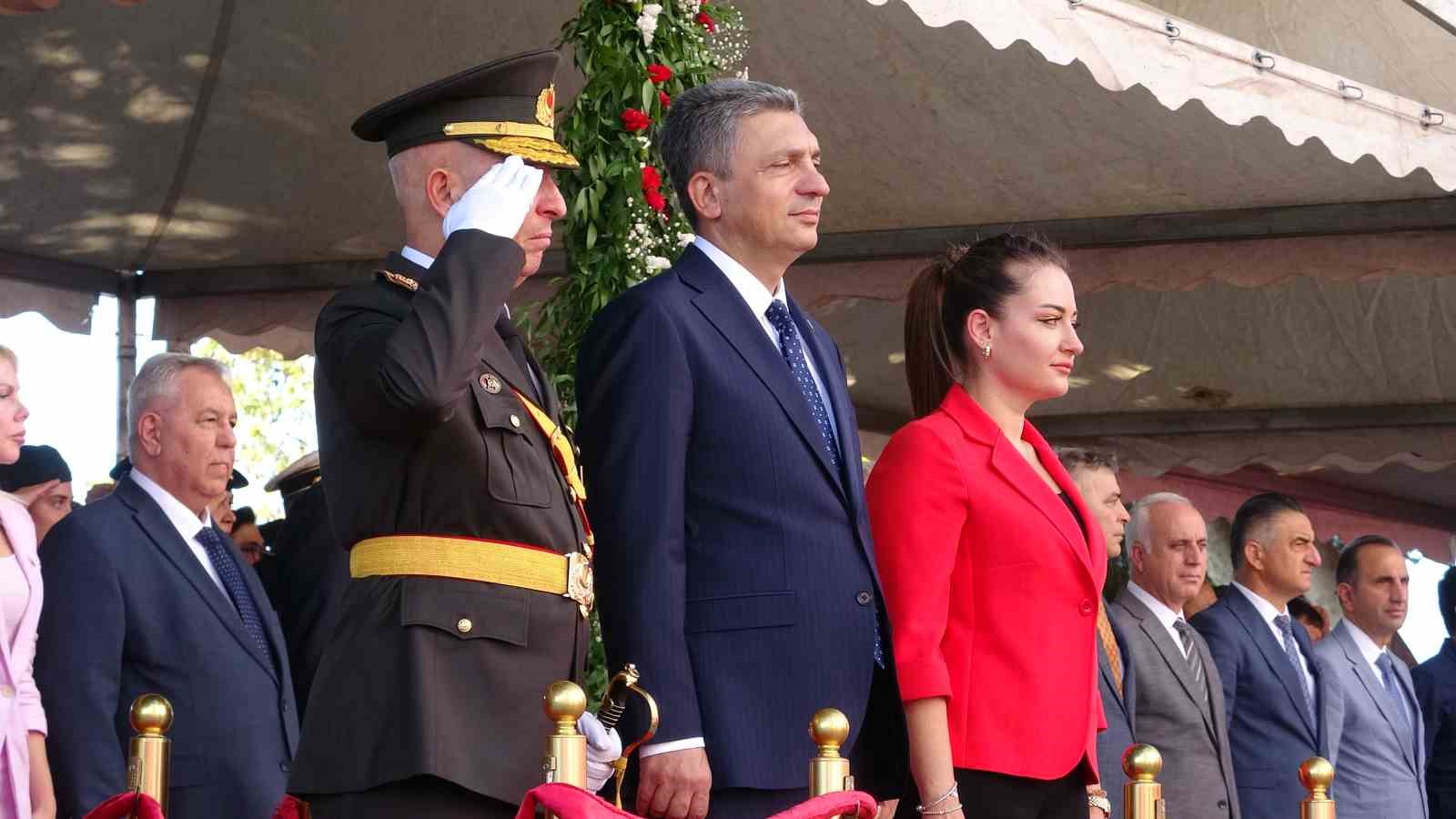 ANTALYA'DA 30 AĞUSTOS ZAFER BAYRAMI'NIN 104. YILI CUMHURİYET MEYDANI'NDA DÜZENLENEN ÇELENK SUNUMU VE GEÇİT TÖRENİYLE KUTLANDI.
