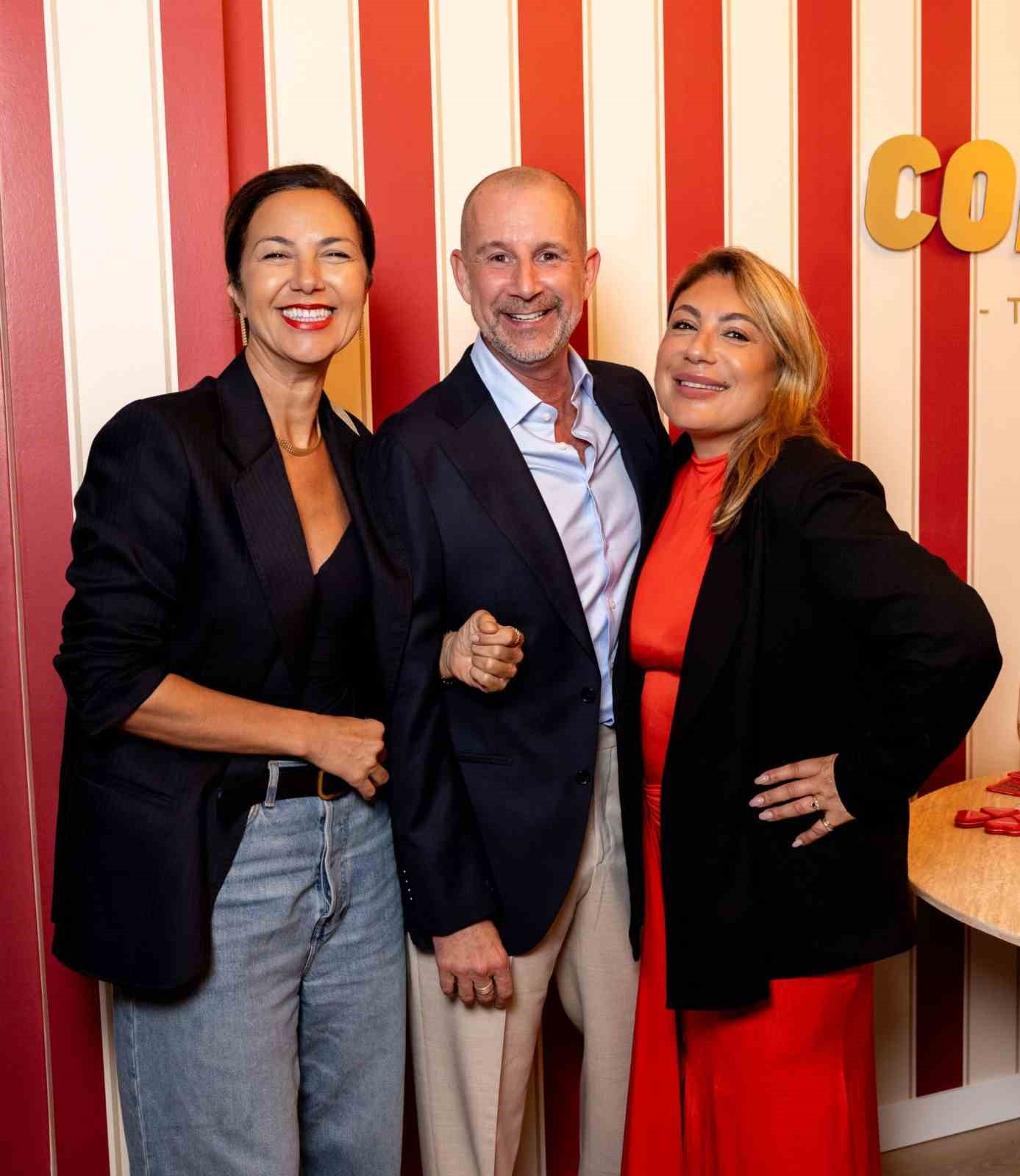 CORENDON, AMSTERDAM’IN PRESTİJLİ BÖLGELERİNDEN ZUİD’DE İLK CORENDON TRAVEL BOUTİQUE’İNİ HİZMETE AÇTI. YENİ KONSEPT; TATİL İLHAMINI, KİŞİYE ÖZEL SEYAHAT DANIŞMANLIĞINI VE CORENDON’UN GENİŞ TATİL SEÇENEKLERİNİ TEK BİR NOKTADA BULUŞTURUYOR.
