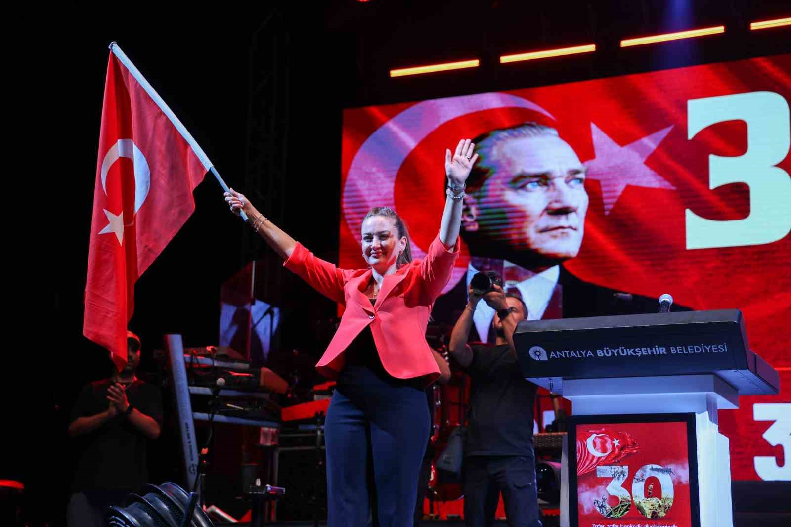 ANTALYA BÜYÜKŞEHİR BELEDİYE BAŞKAN VEKİLİ BÜŞRA ÖZDEMİR, "BİZE EMANET EDİLEN BU CENNET VATANI DAHA GÜÇLÜ KILACAĞIZ. CUMHURİYETİMİZİ AKILLA, BİLİMLE, KÜLTÜRLE, SANATLA BÜYÜTECEĞİZ" DEDİ.