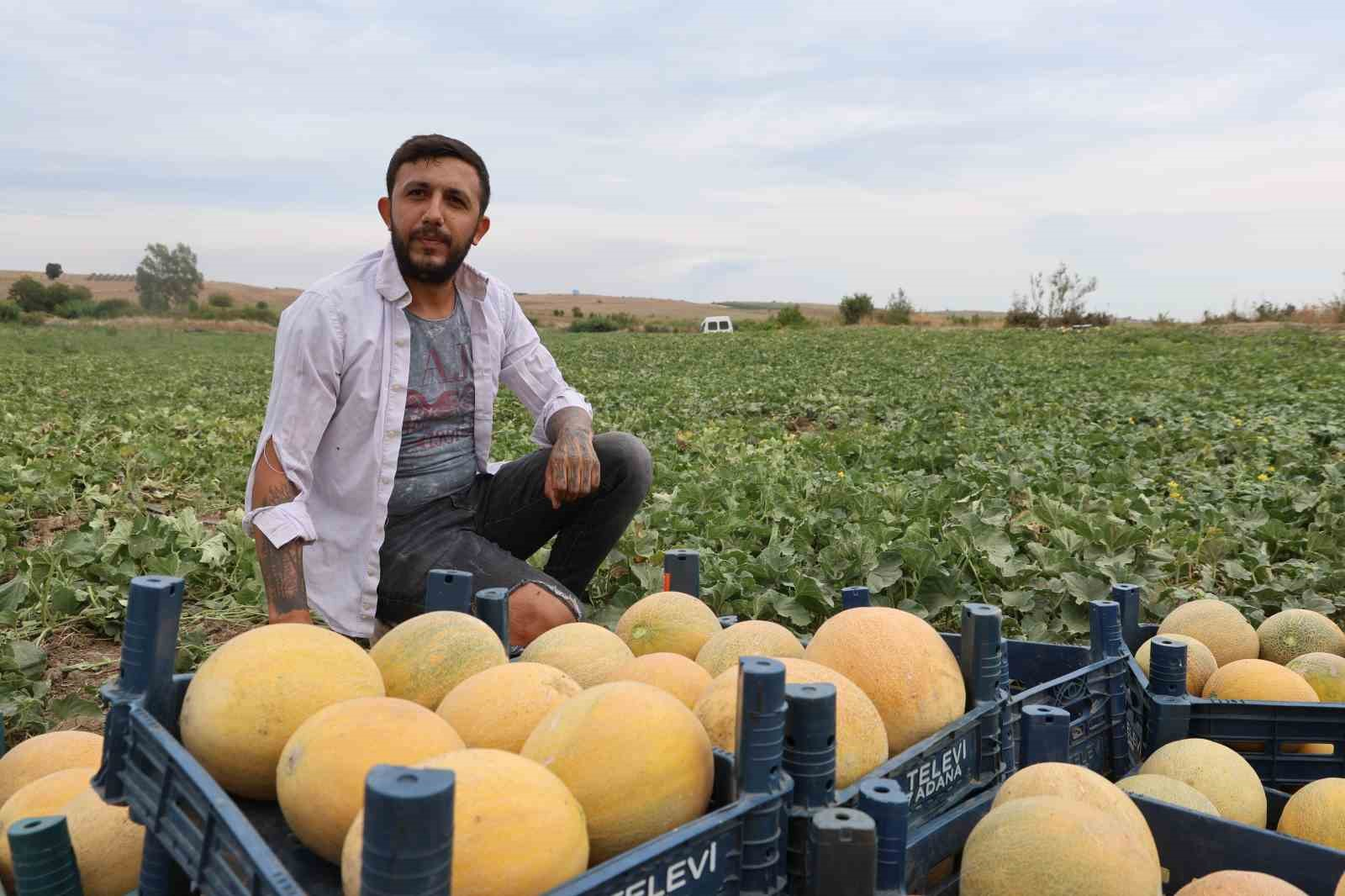 ÜRETİCİ FATİH YILDIRIM PAZARCI OLDUKLARI İÇİN ARACI OLMADAN ÜRÜNÜ HEM UYGUNA SATIP HEMDE KAR YAPABİLDİKLERİNİ SÖYLEDİ
