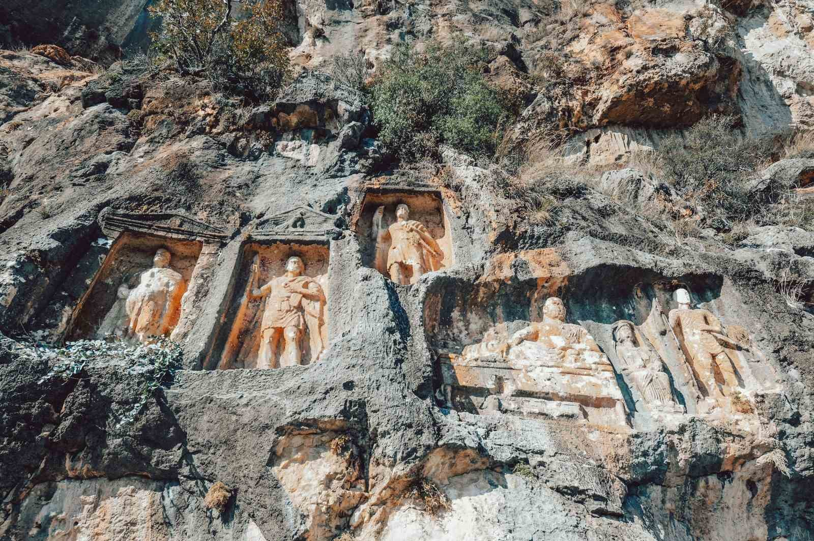 MERSİN’DE TARİHİ VE KÜLTÜREL MİRASTAN GASTRONOMİYE, KIRSAL TURİZMDEN ARKEOLOJİK ALANLARA KADAR BİRÇOK ALANDA YÜRÜTÜLEN PROJELERLE KENTİN TURİZM POTANSİYELİNİN ARTIRILMASI HEDEFLENİYOR.