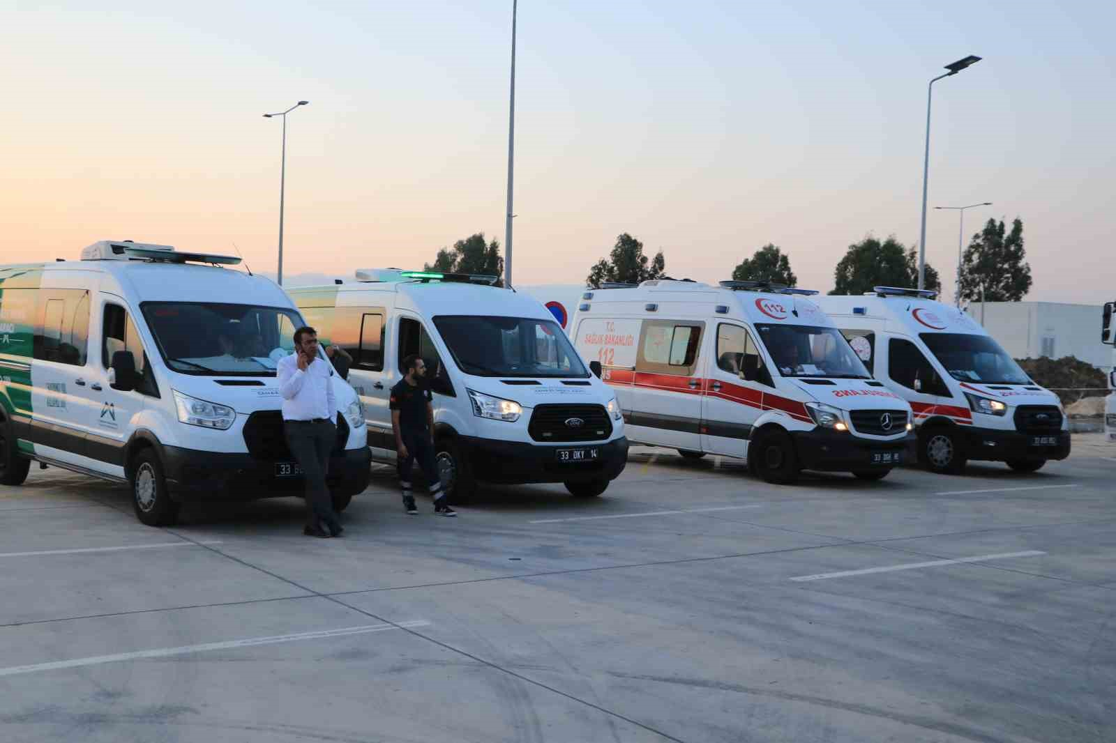 KUZEY KIBRIS TÜRK CUMHURİYETİ'NİN (KKTC) GİRNE AÇIKLARINDA MEYDANA GELEN FERİBOT FACİASINDA HAYATINI KAYBEDEN HÜSEYİN ÖZDEMİR VE REYHAN VERİM'İN CENAZELERİ, UÇAKLA ÇUKUROVA ULUSLARARASI HAVALİMANI'NA GETİRİLDİ.