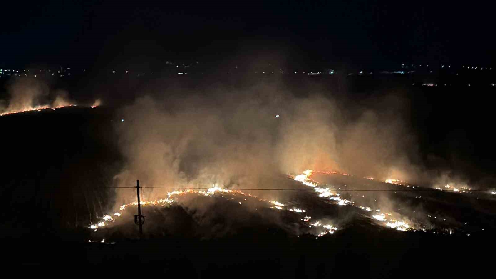 OSMANİYE’DE ANIZ YANGINI İTFAİYE EKİPLERİNCE SÖNDÜRÜLDÜ