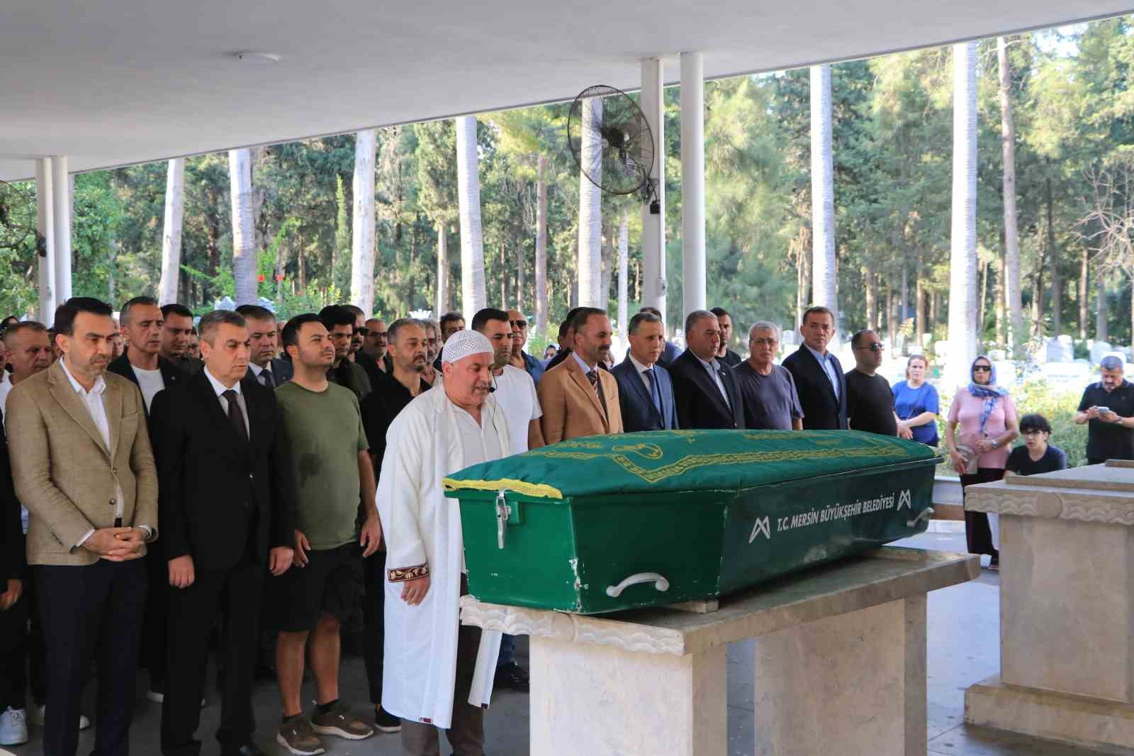 REYHAN VERİM İÇİN BUGÜN ŞEHİR MEZARLIĞINDA CENAZE TÖRENİ DÜZENLENDİ.
