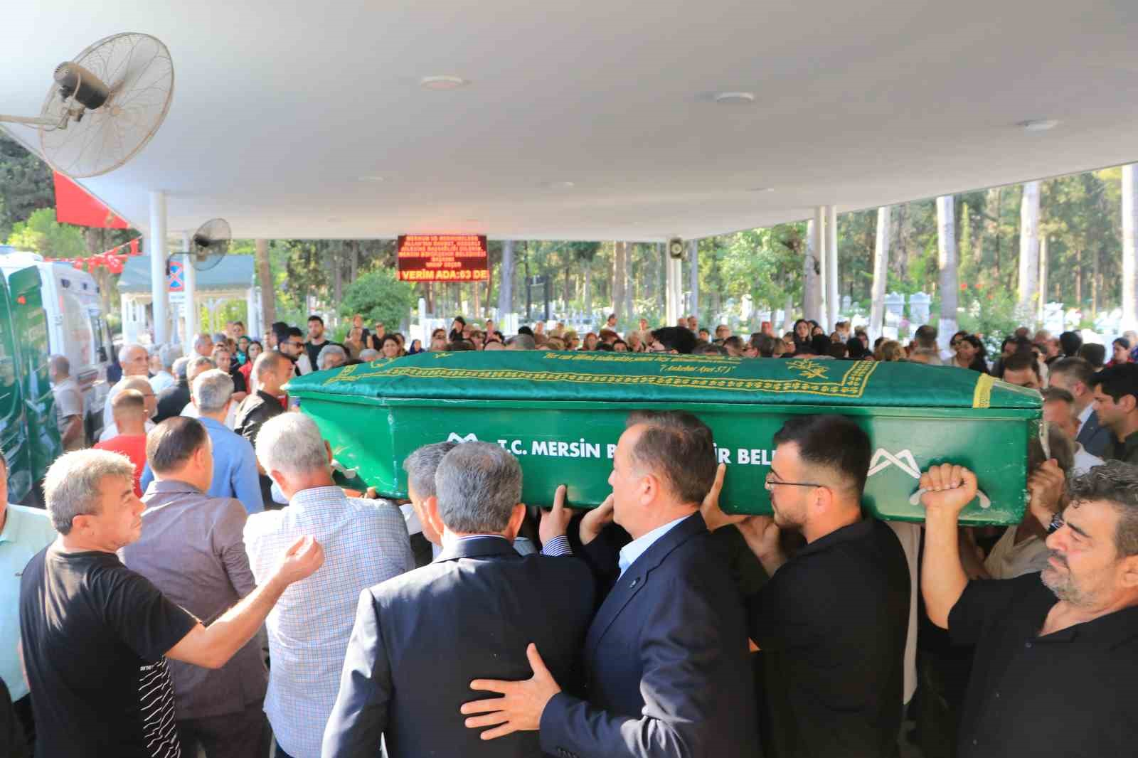 REYHAN VERİM İÇİN BUGÜN ŞEHİR MEZARLIĞINDA CENAZE TÖRENİ DÜZENLENDİ.