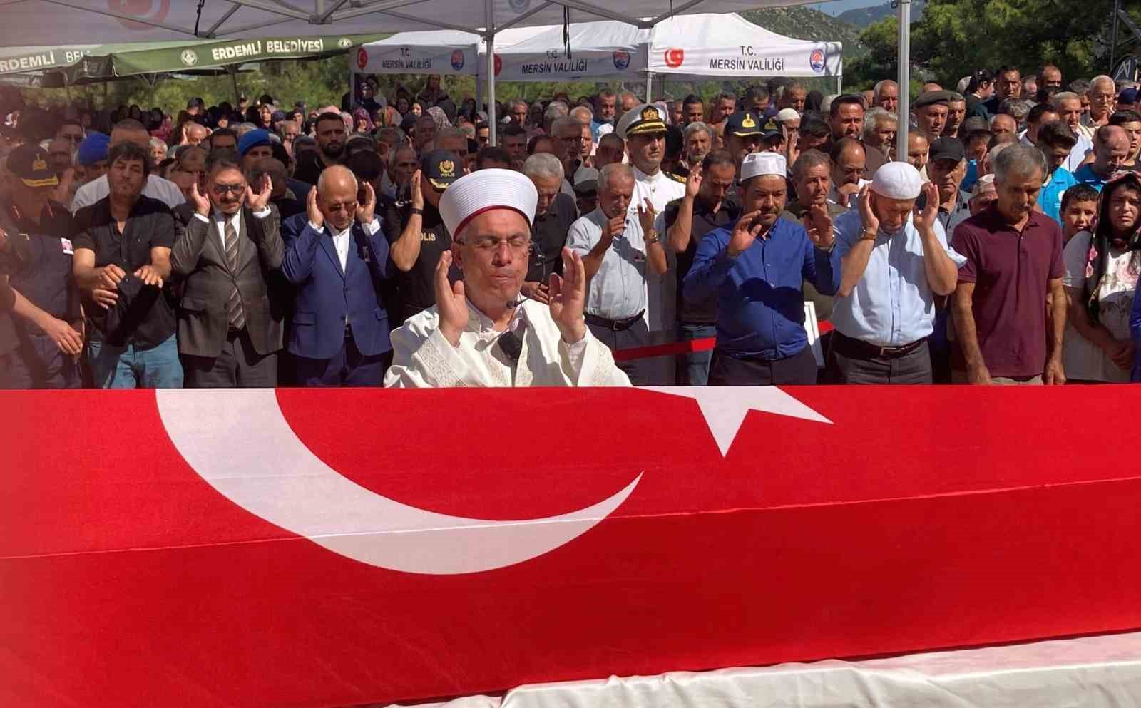 UZMAN ÇAVUŞ FAHRİ ATEŞ İÇİN CENAZE TÖRENİ DÜZENLENDİ