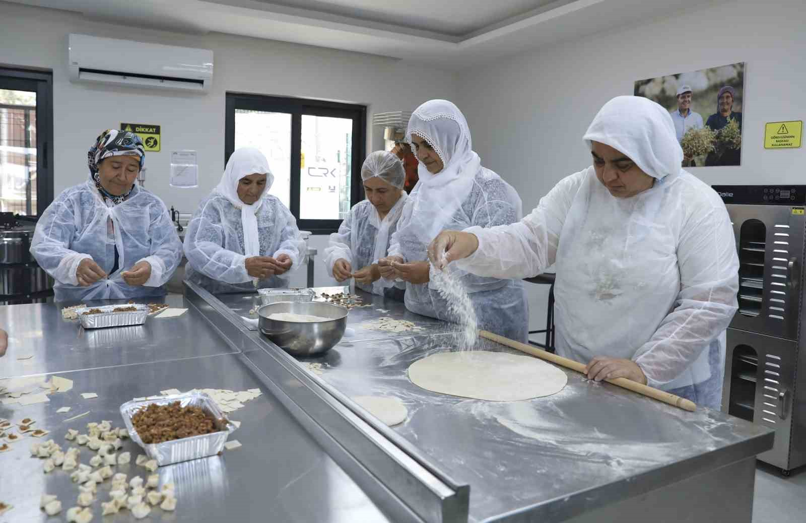 Mersin’de eski köy okulu kadınların üretim yuvası oldu