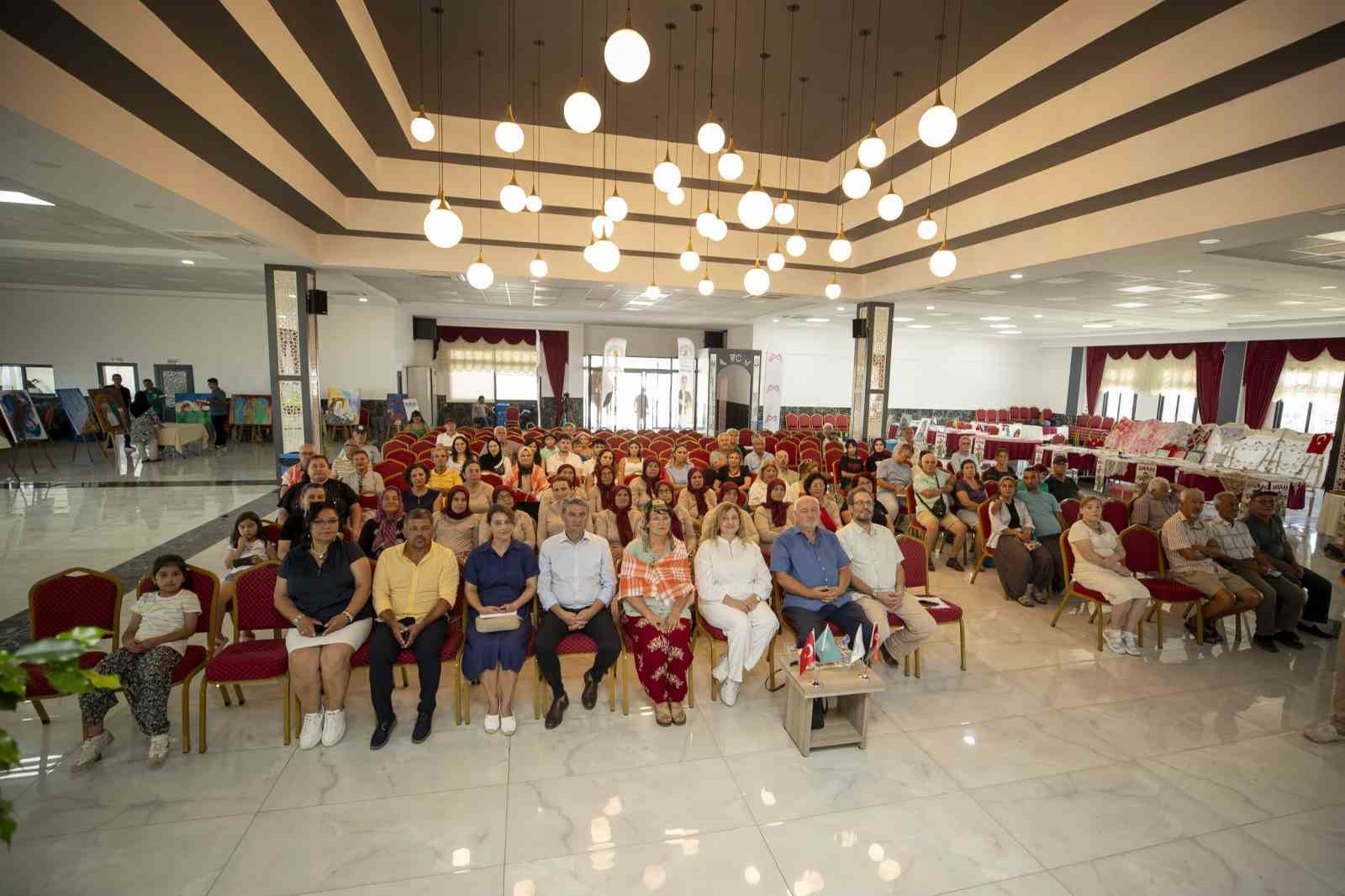 MERSİN’İN AYDINCIK İLÇESİNDE BU YIL 3’ÜNCÜSÜ DÜZENLENEN ULUSLARARASI AYDINCIK BİLİM VE KÜLTÜR ETKİNLİKLERİ, TEMSİLİ YÖRÜK GÖÇÜ YÜRÜYÜŞÜYLE BAŞLADI.