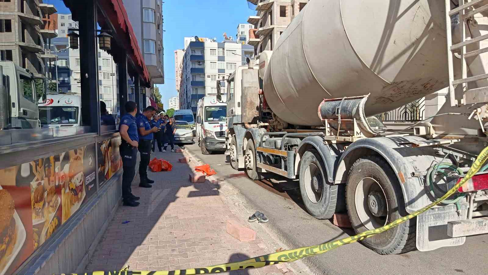 Beton mikserinin ezdiği bir kişi hayatını kaybetti