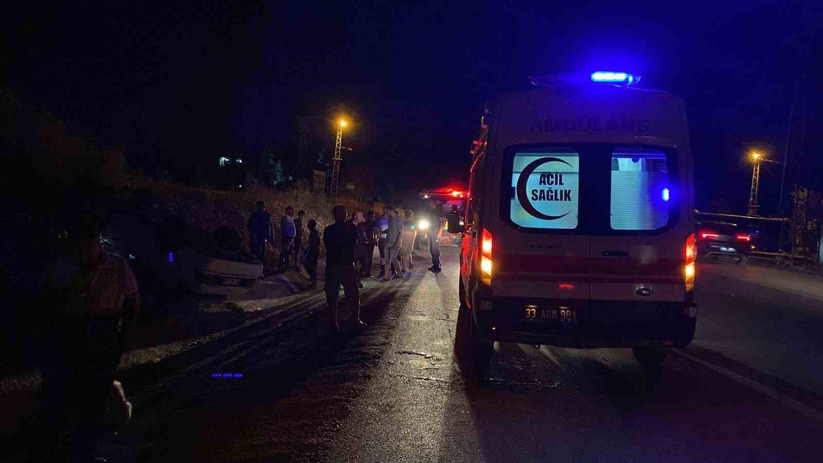 MERSİN’İN ERDEMLİ İLÇESİNDE KONTROLDEN ÇIKAN OTOMOBİL SAVRULARAK TERS DÖNDÜ, SÜRÜCÜ KAZAYI HAFİF ATLATTI.