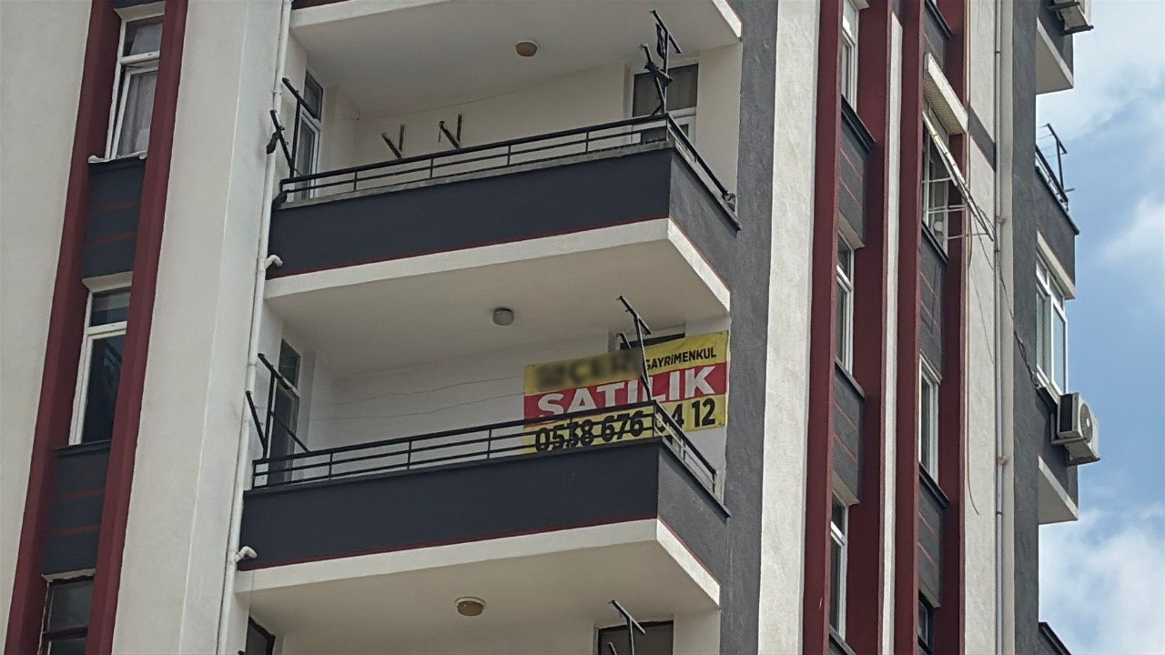 OKULLARIN AÇILMASINA SAYILI GÜNLER KALA ÖZELLİKLE ÖĞRENCİLER VE AİLELER KİRALIK EV ARAYIŞINA GİRDİ. KAHRAMANMARAŞ MERKEZLİ DEPREMLERİN ETKİLEDİĞİ 11 İLDE İSE YETKİLİLER, HERHANGİ BİR KİRALIK EV SORUNU OLMADIĞINI BELİRTTİ.