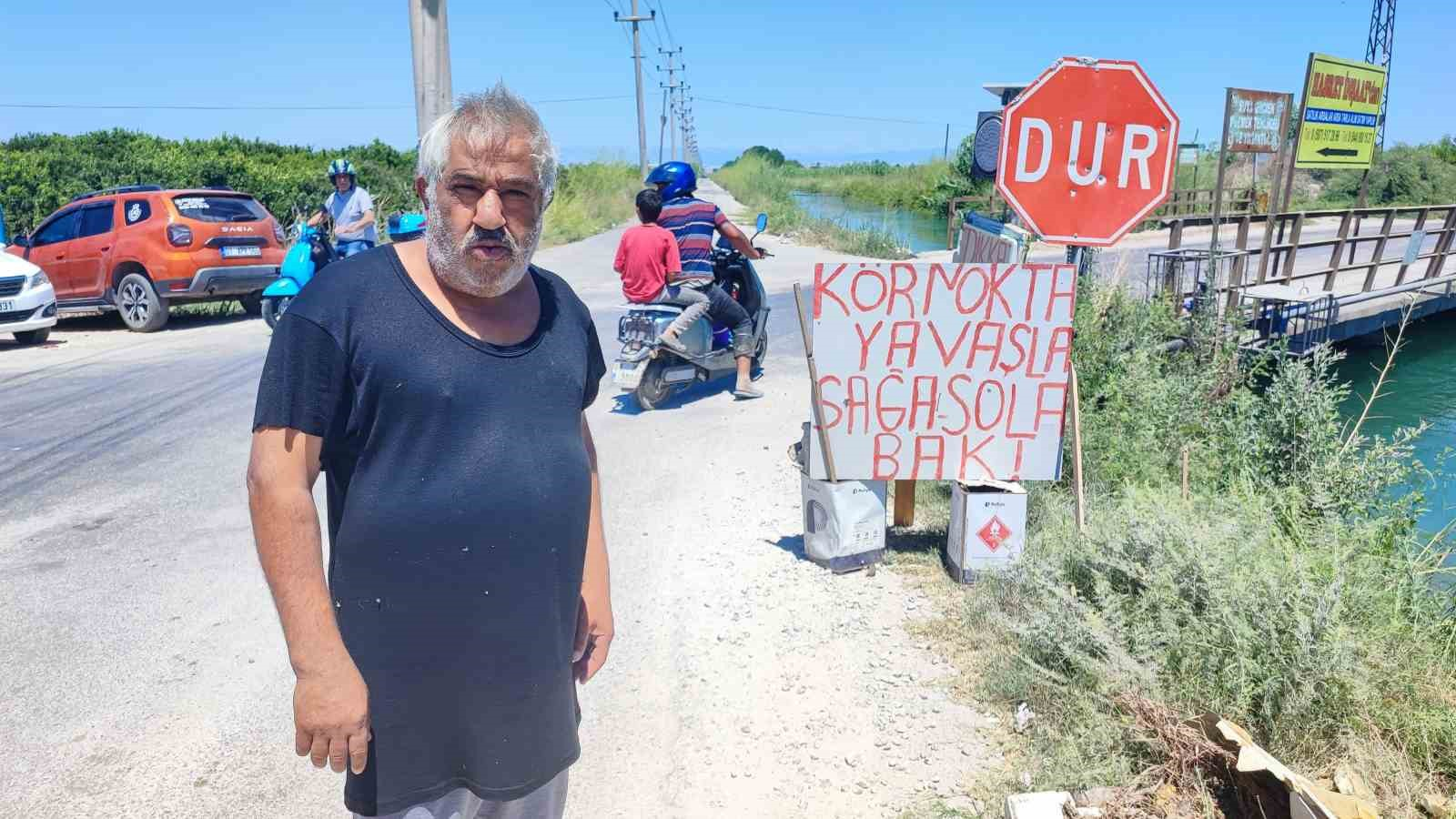 Kazaların adresinde vatandaşın ilginç çözümü: Kendi imkanlarıyla uyarı levhası yaptı