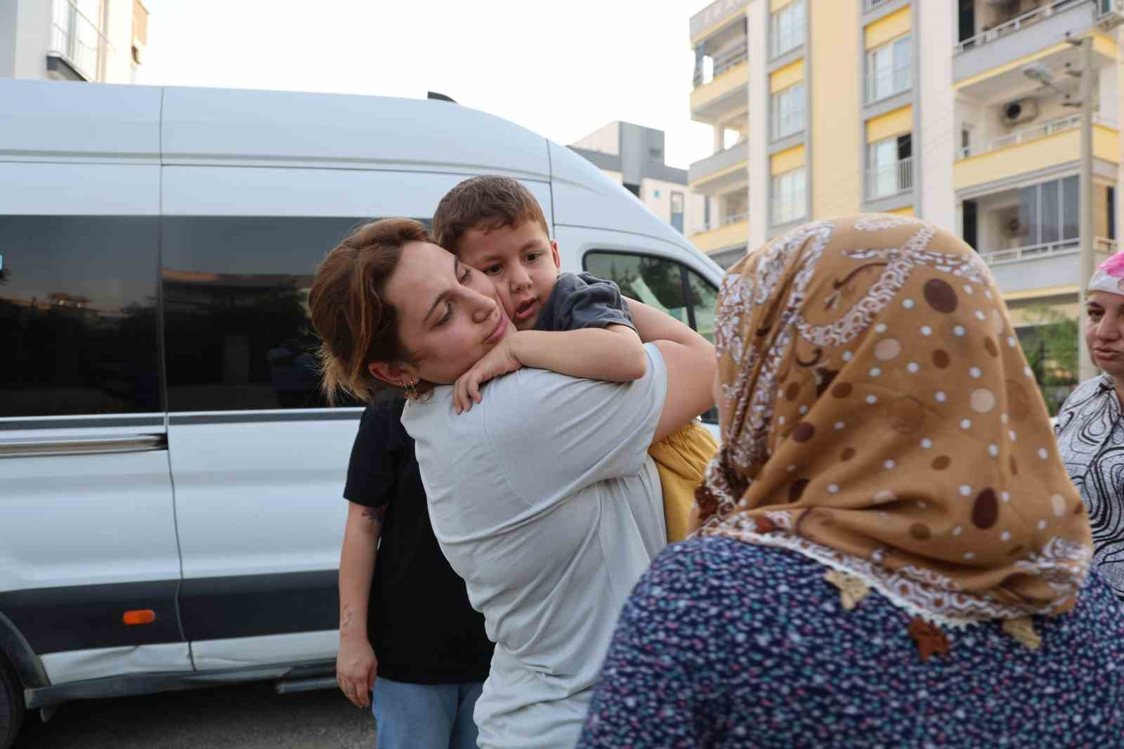 KKTC’deki feribot faciasından kurtulan Adanalı gençler ailelerine kavuştu