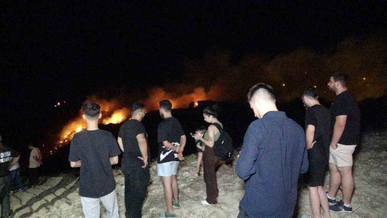RÜZGARLI TEPE MEVKİSİNDE YANGIN ÇIKTI.