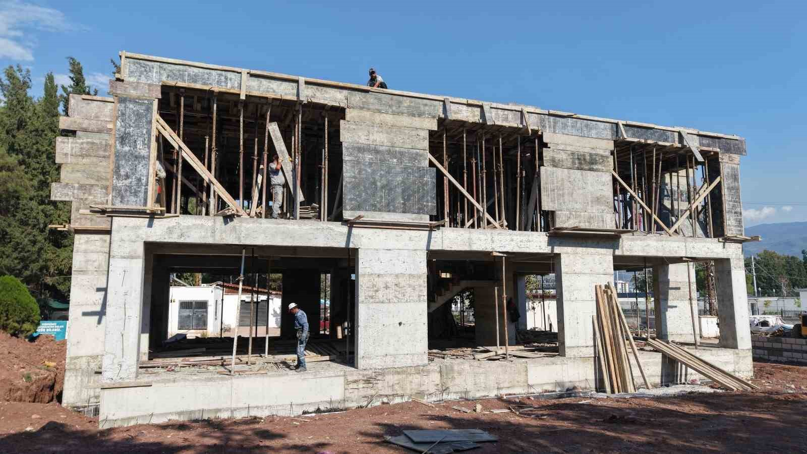 MEZARLIKLAR MÜDÜRLÜĞÜNÜN YENİ HİZMET BİNASINDA ÇALIŞMALAR DEVAM EDİYOR.
