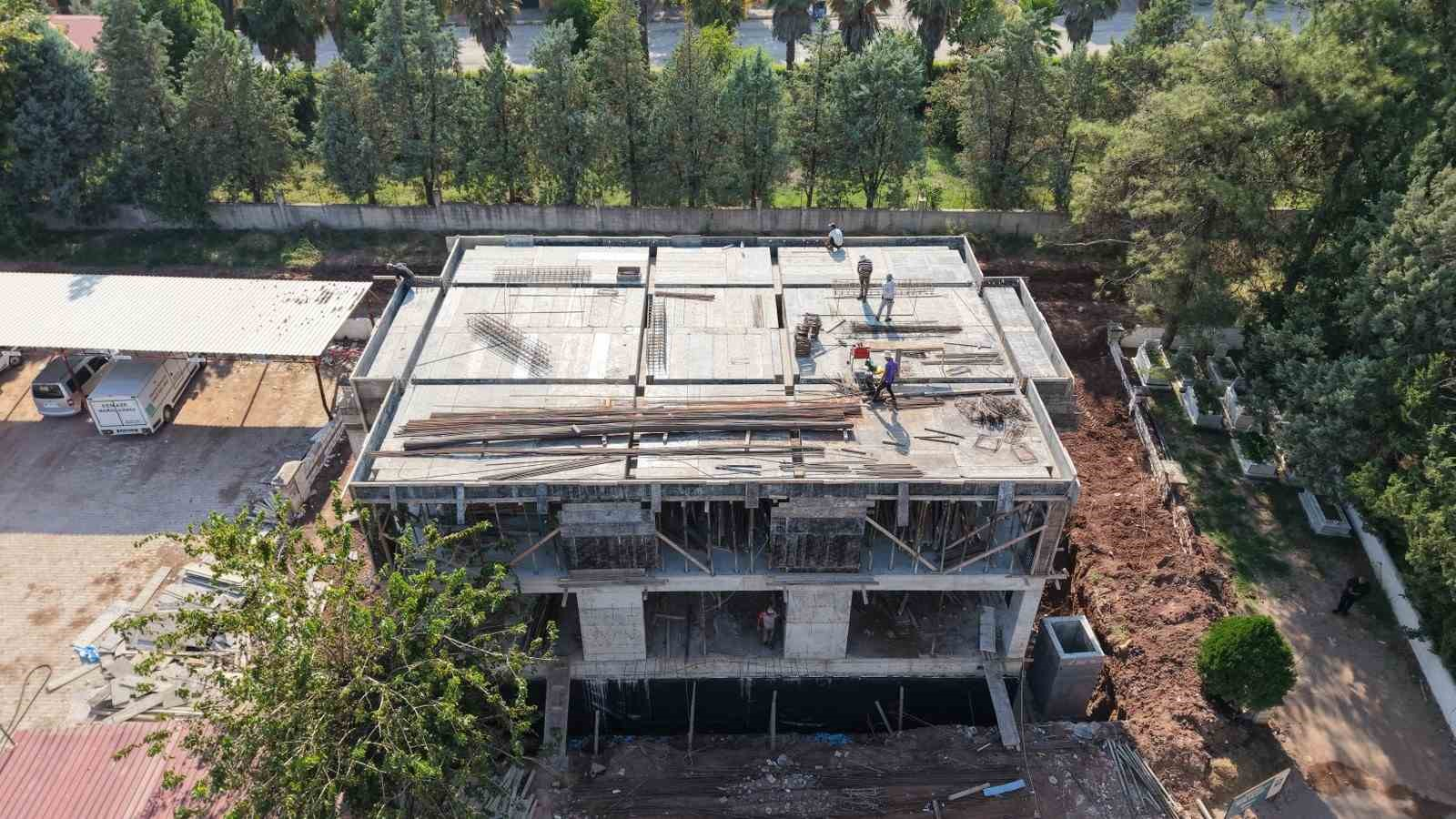 MEZARLIKLAR MÜDÜRLÜĞÜNÜN YENİ HİZMET BİNASINDA ÇALIŞMALAR DEVAM EDİYOR.