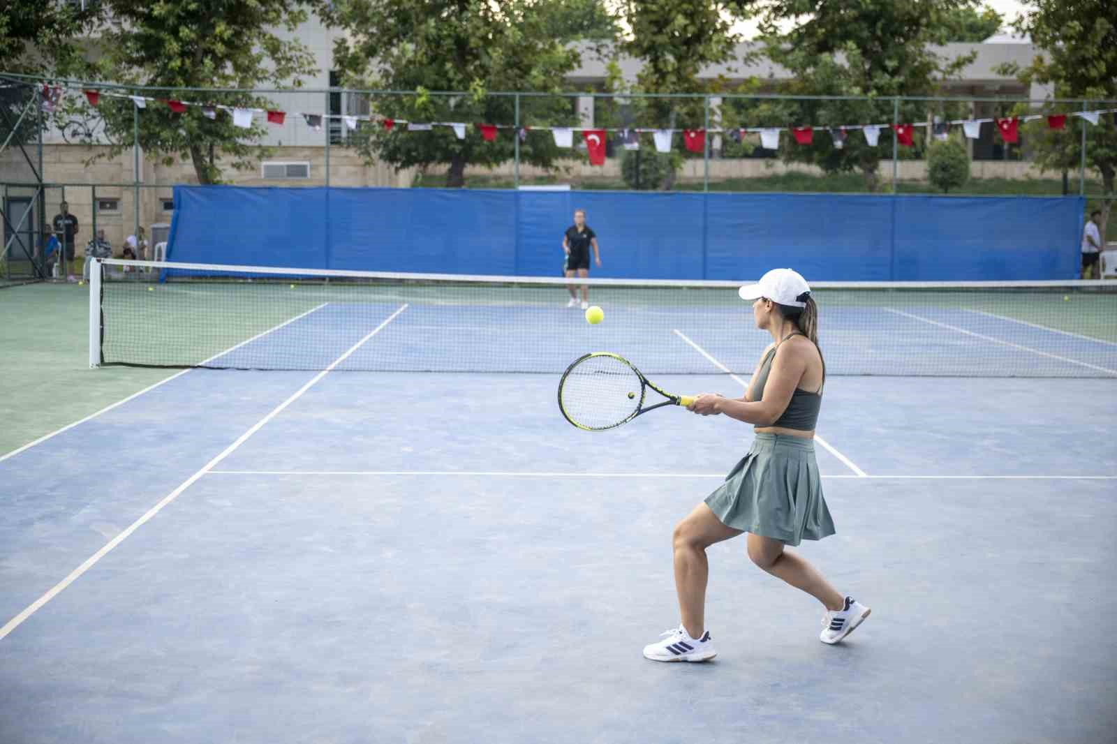 Tenis turnuvası tamamlandı