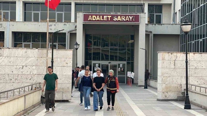 OKUL SALDIRISI DAVASINDA TAHLİYE OLAN SALDIRGANIN ANNESİ OSMANİYE’DE YENİDEN TUTUKLANDI