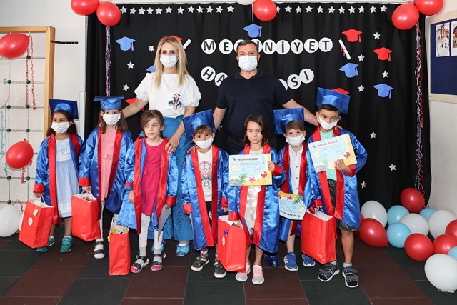 Yüreğir Belediyesi kreşinde mezuniyet sevinci