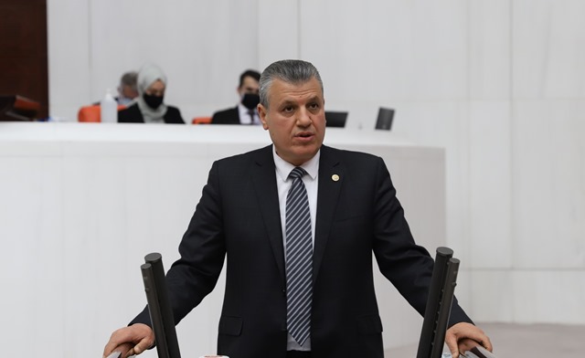 "Yurt sorunu ve fahiş kira artışları öğrencileri mağdur ediyor"